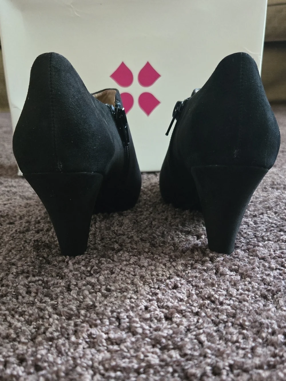 NEW Naturalizer Black Heeled Booties 8 M